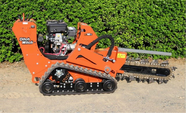 Where to rent TRENCHER, DW-0 TRACK 4 X24 in Boring OR